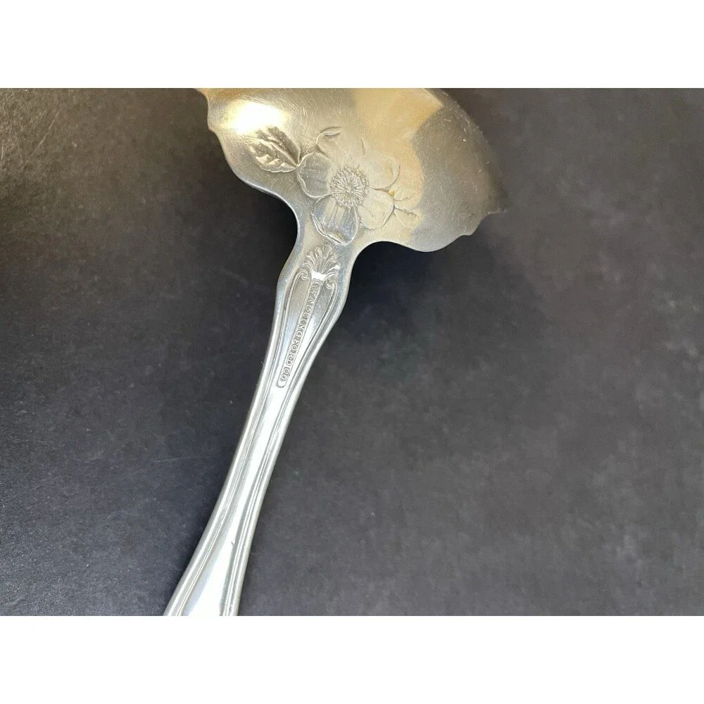 Antique Wallingford Co Silver Plate Gravy Ladle Floral Pattern